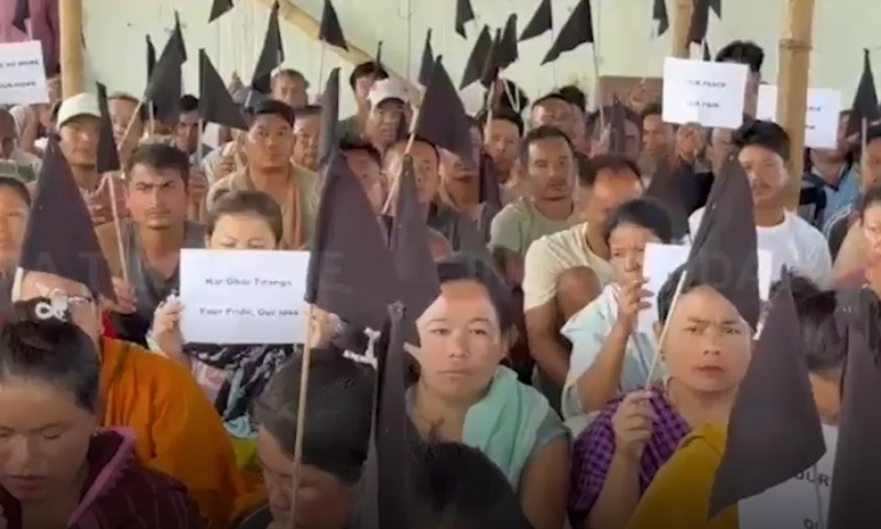 Manipur IDPs protest with black flags over prolonged displacement